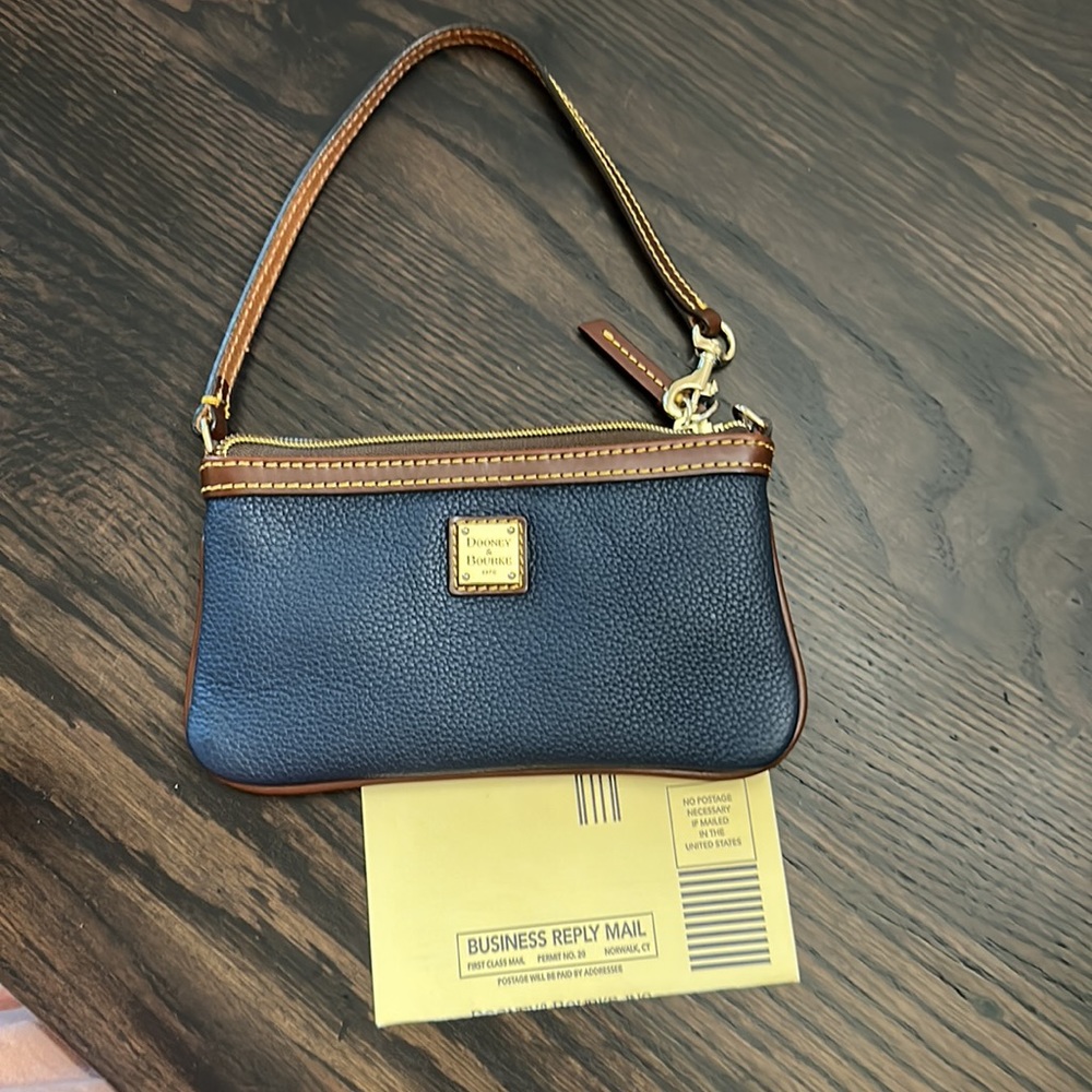 Dooney and Bourke wristlet/bag